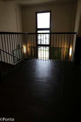 階段の踊り場の写真